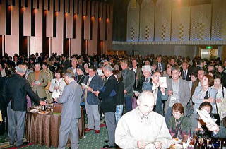 懐かしい面々とは会話に終わりがないようです